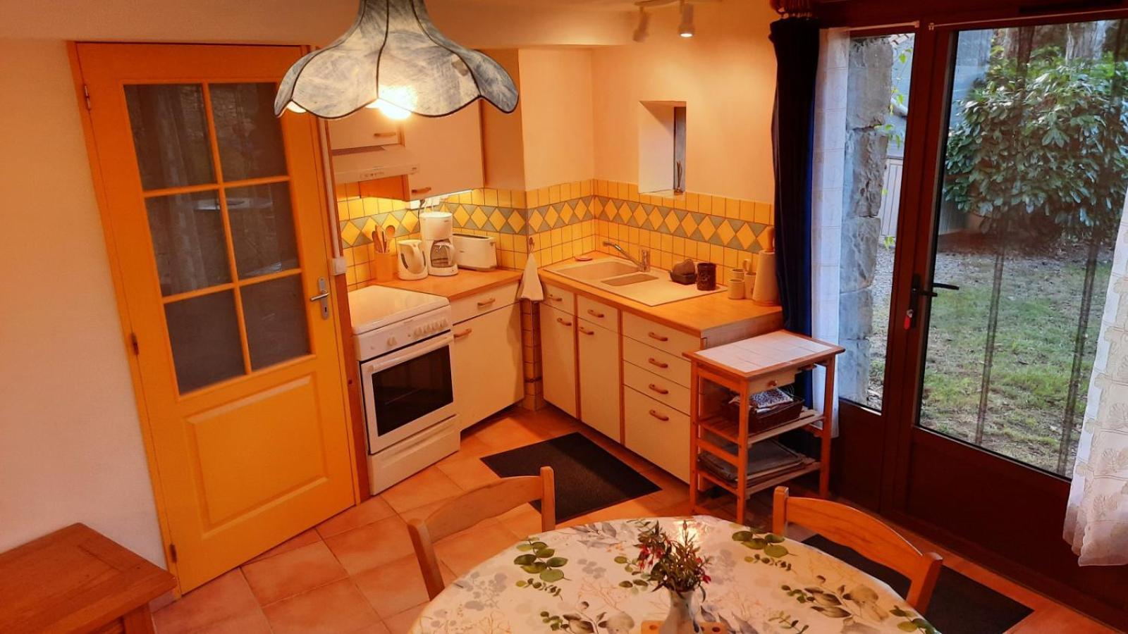 La Petite Maison Dans La Prairie Cassaignes Eksteriør bilde